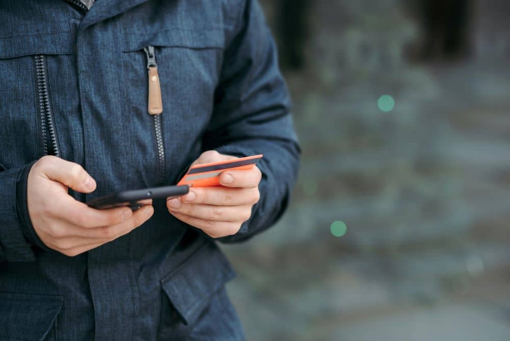 Jakie regulacje prawne obowiązują w branży e-commerce? Sprawdź!